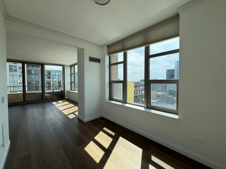 Building Photo - 200 N Jefferson St