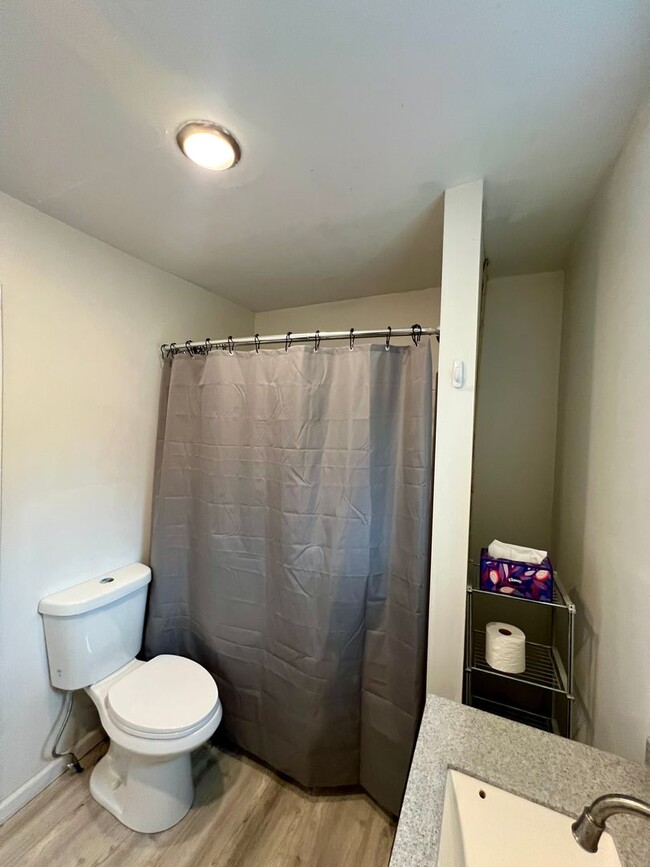 Building Photo - Charming 3-Bedroom Home in Fairbanks / Pet...