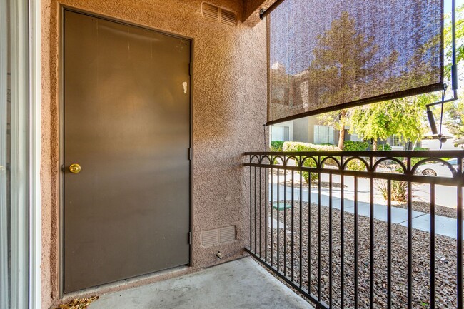 Building Photo - Luxury Living at The Falls - Ground floor ...