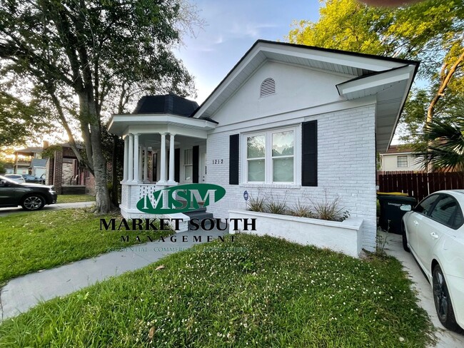 Building Photo - BEAUTIFUL HOME- AVAILABLE JULY 15
