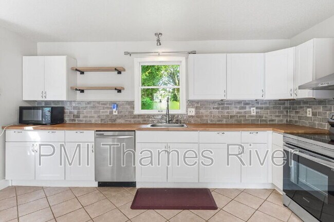 Building Photo - 33 Lodus Ct