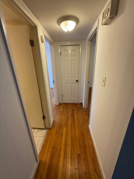 Building Photo - 425 S Church St