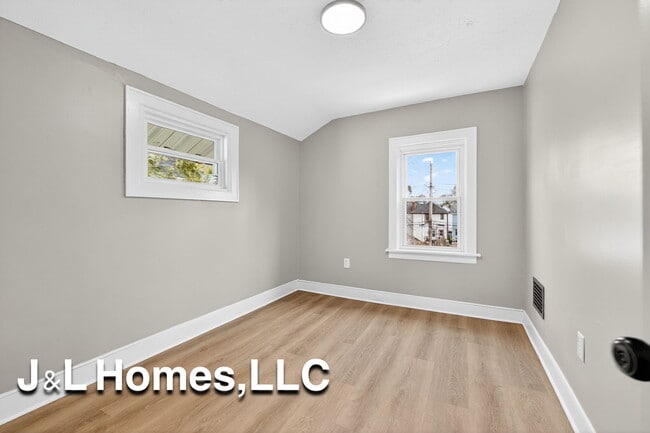 Building Photo - 888 Miller Ave