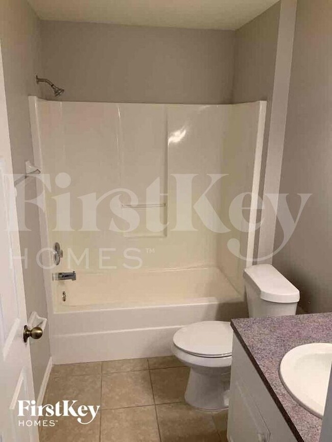 Building Photo - 218 Blackstone Dr