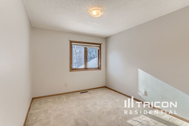 Building Photo - 15179 82nd Ave N