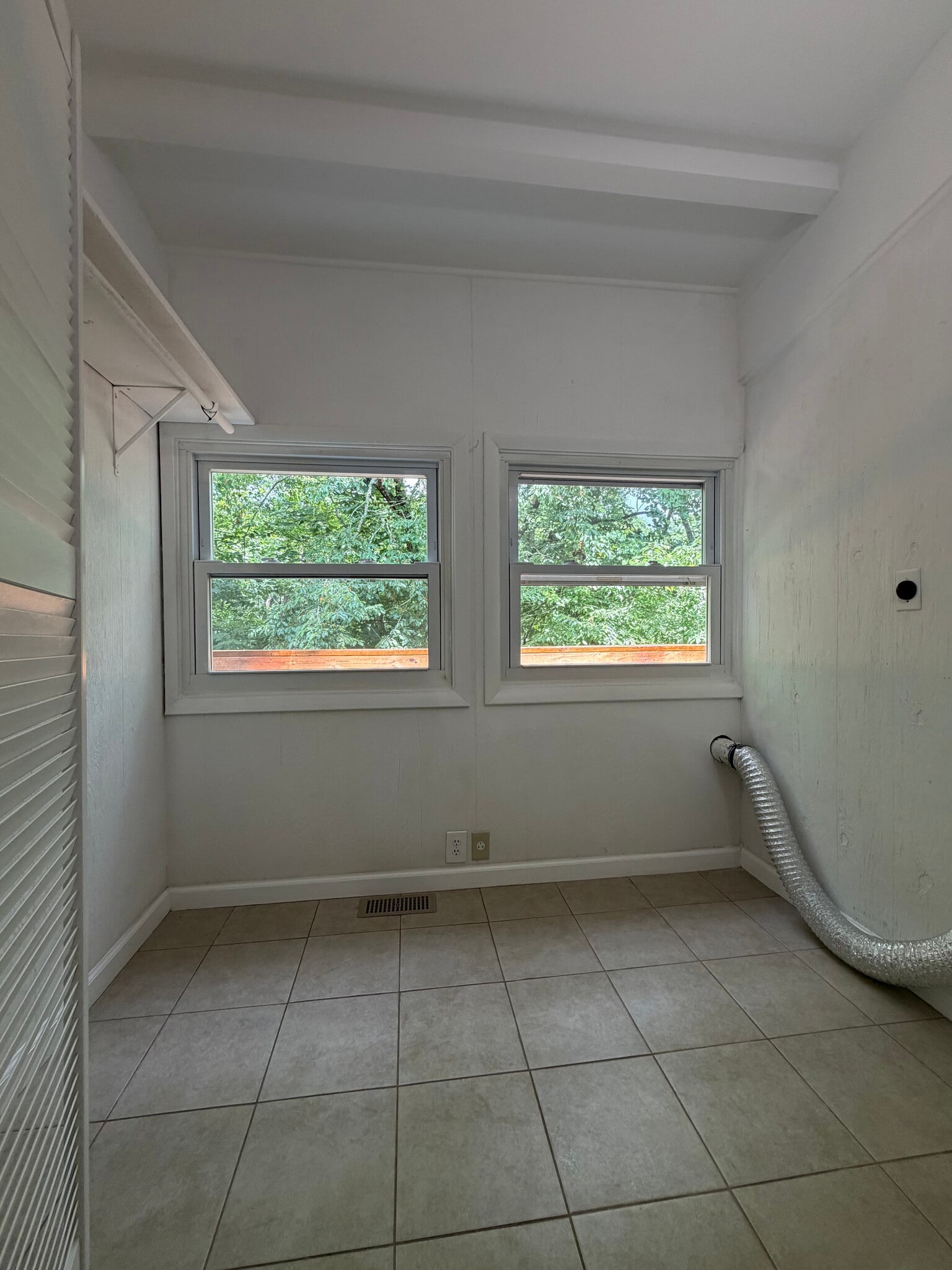 Building Photo - 3965 Sinclair Shores Rd