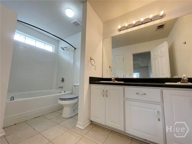 Building Photo - 102 Cormorant Way