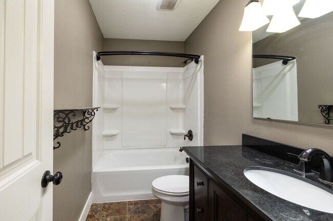 Building Photo - BEAUTIFUL 5 BED 3 BATH HOME IN FIRTH