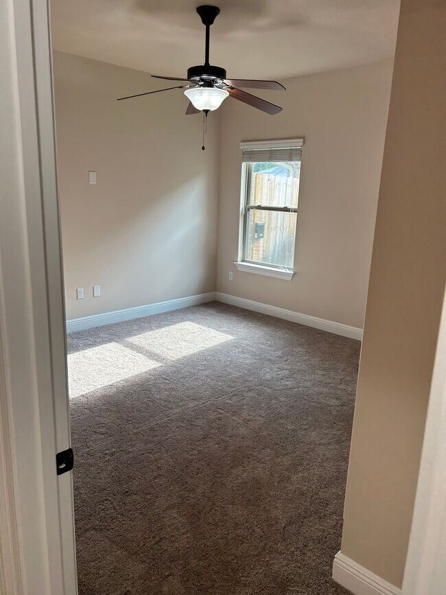 Building Photo - Charming 3-Bedroom Home with Bonus Room in Santa Rosa Beach