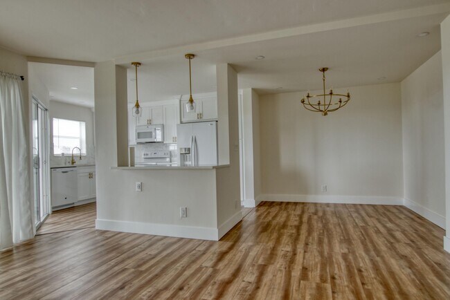 Building Photo - 3590 Via Poinciana