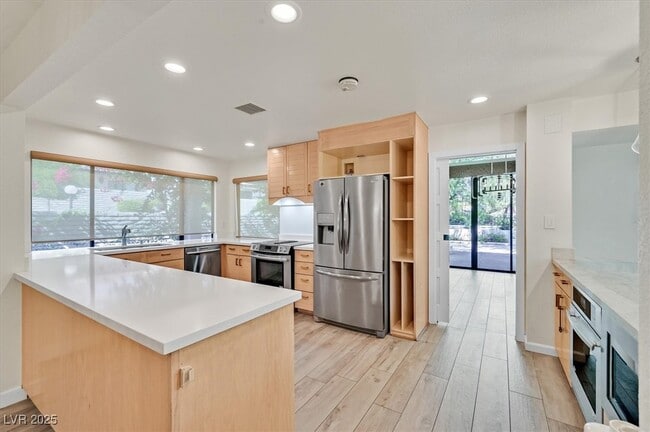 Building Photo - 3328 Plaza Del Paz