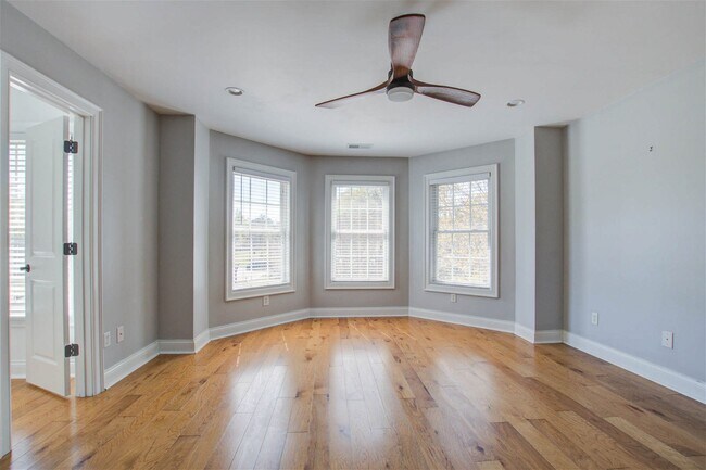 Building Photo - 509 West 2nd North Street, Summerville, SC...