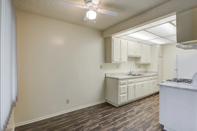 Building Photo - 16331 E McFadden Ave