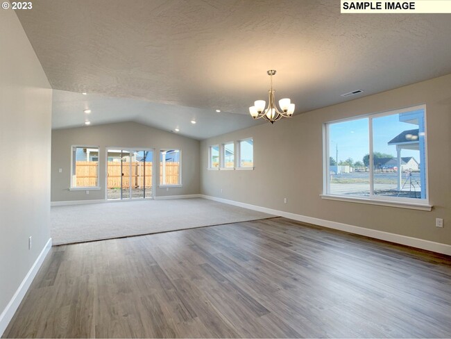 Building Photo - A Must see Hermiston Home!!