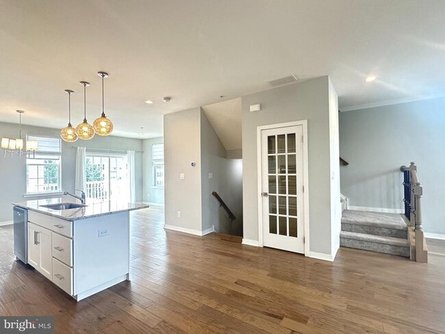 Building Photo - 13 Hedley Ln