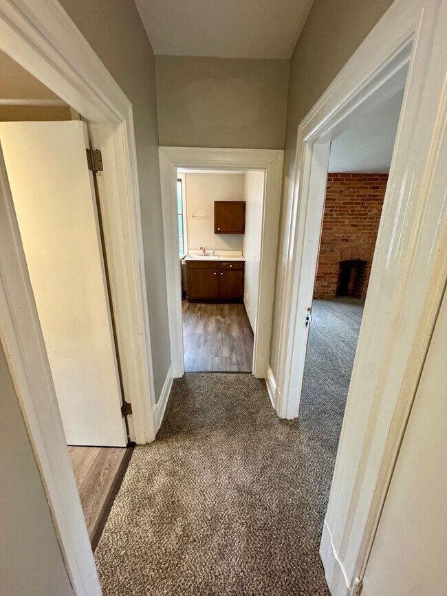 Building Photo - 111 S Ohio St