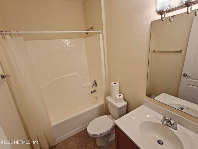 Building Photo - 223 Osprey Marsh Ln