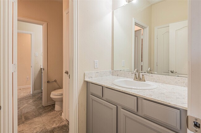 Building Photo - 21263 Lucknow Ln