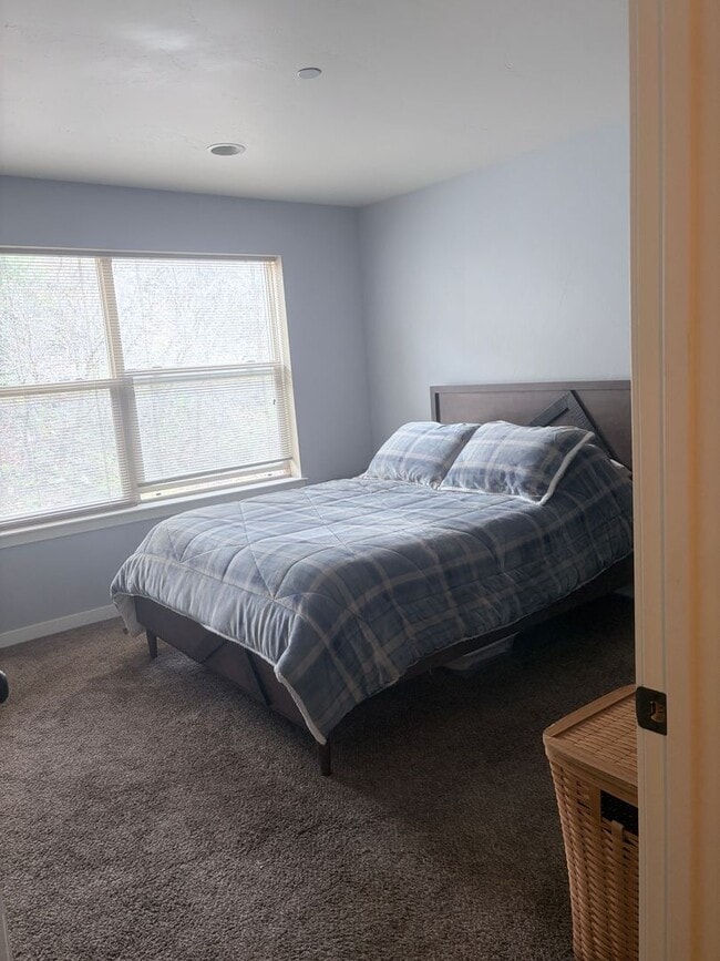Building Photo - Beautiful Lightner Creek Townhome