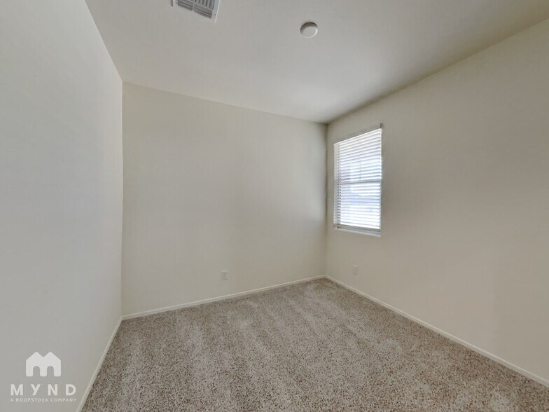 Building Photo - 11820 W Rancho Dr