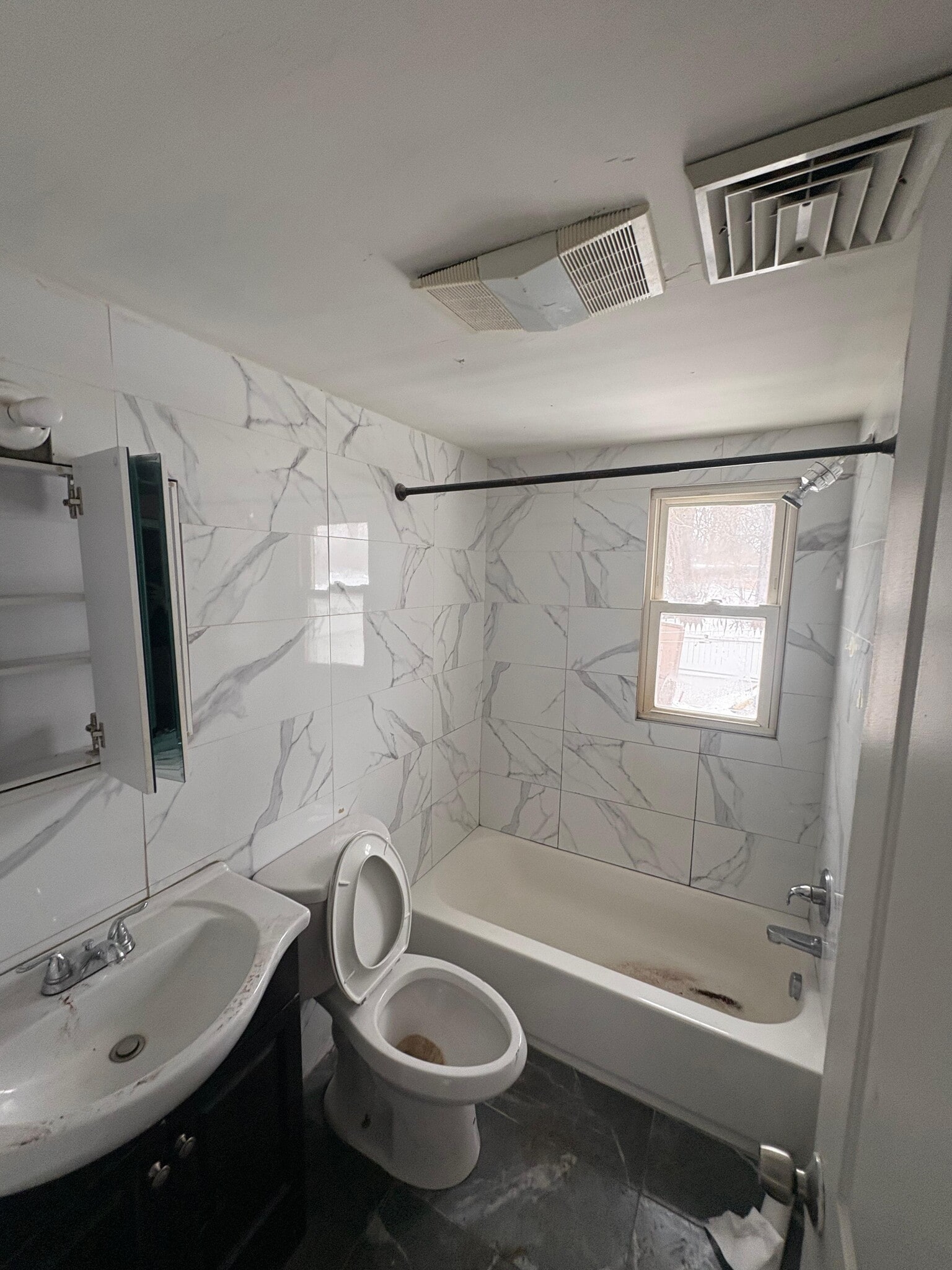 Building Photo - 10 Paradise Trl