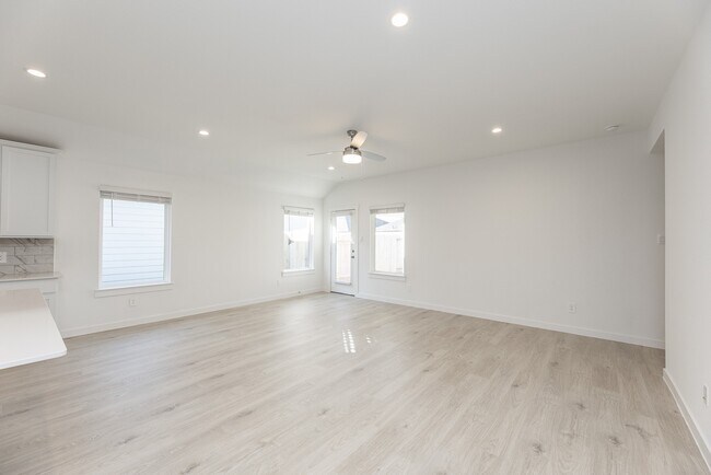 Building Photo - 31706 Melkridge Rd