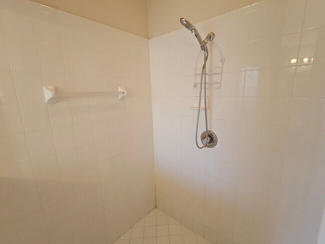 Building Photo - Florida Living at Its Best – 3BR Home with Hot Tub & Resort Amenities