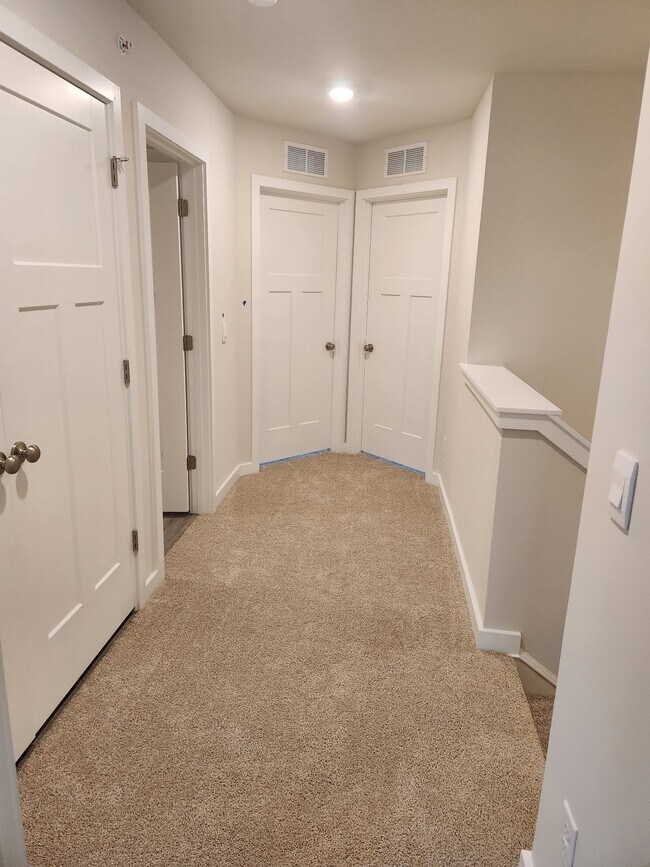 Building Photo - 693 Olivia St