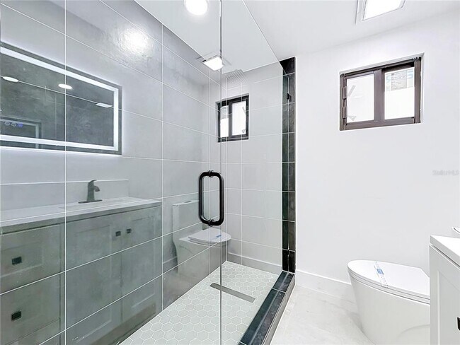 Building Photo - 2472 Tradewinds Dr