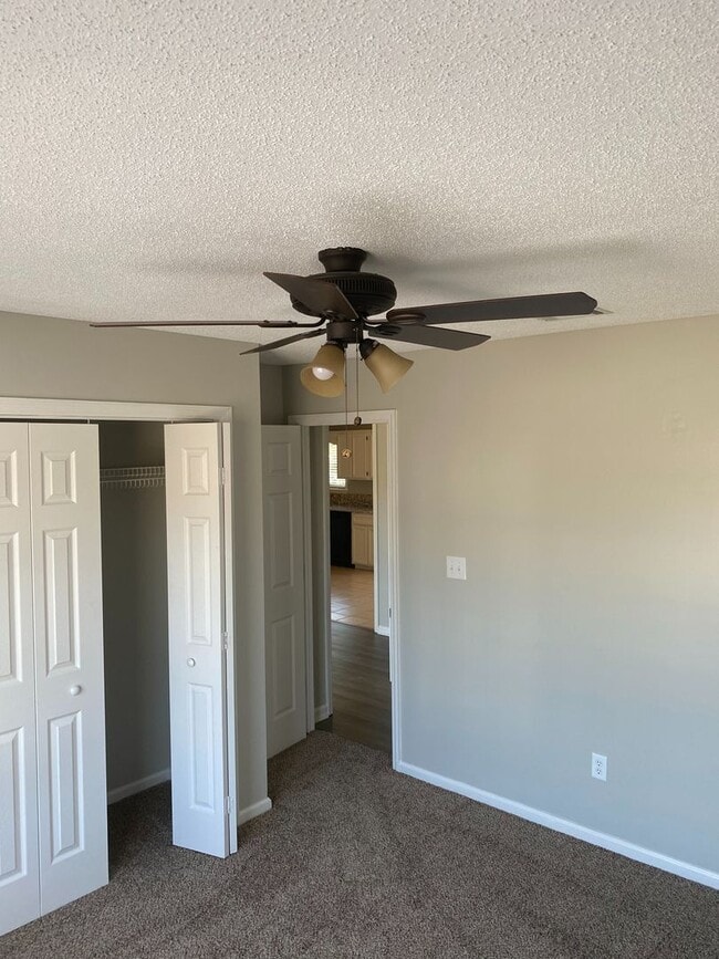 Building Photo - Spacious 3BR/2BA Home with Open Floor Plan, Granite Countertops & Fenced Backyard