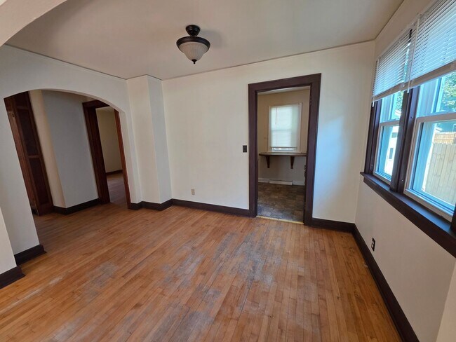 Building Photo - 53 E 14th St