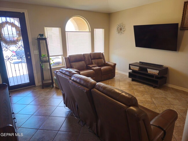 Building Photo - 14660 Spanish Point Dr