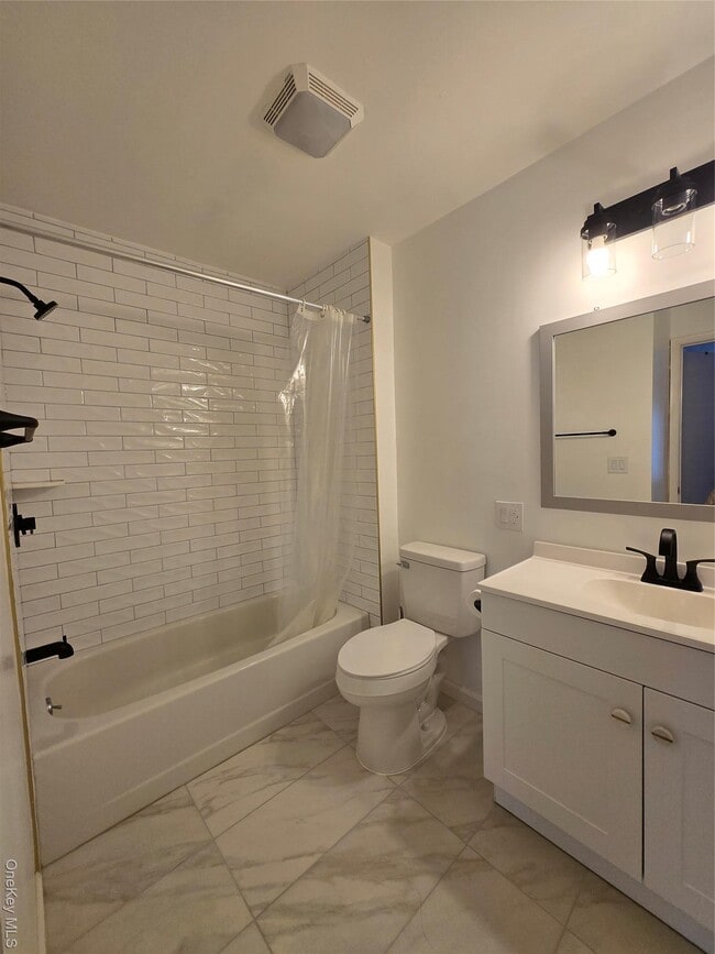 Building Photo - 184 Deer Ct Dr