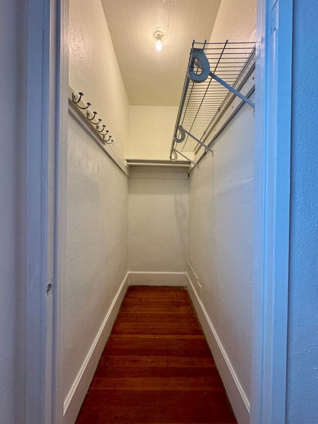 Building Photo - Queen Anne Home