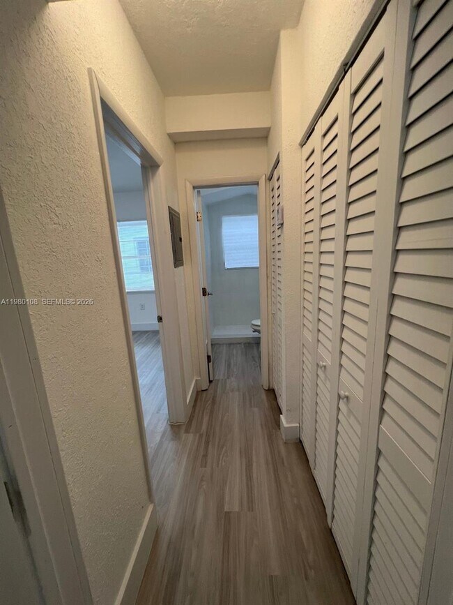 Building Photo - 1900 Calais Dr