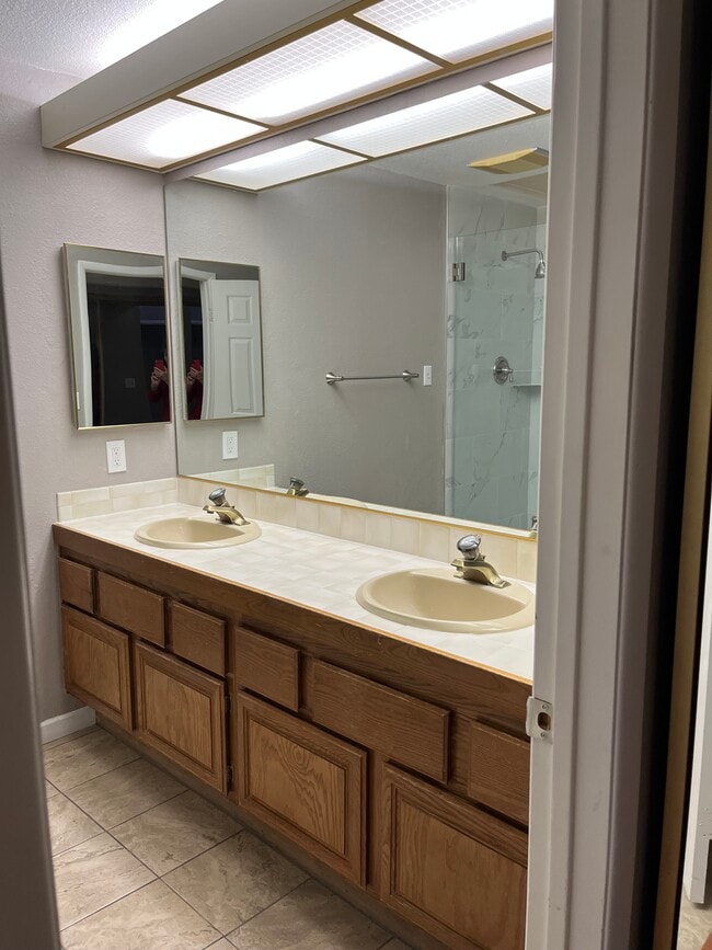 Building Photo - 3121 La Mancha Way