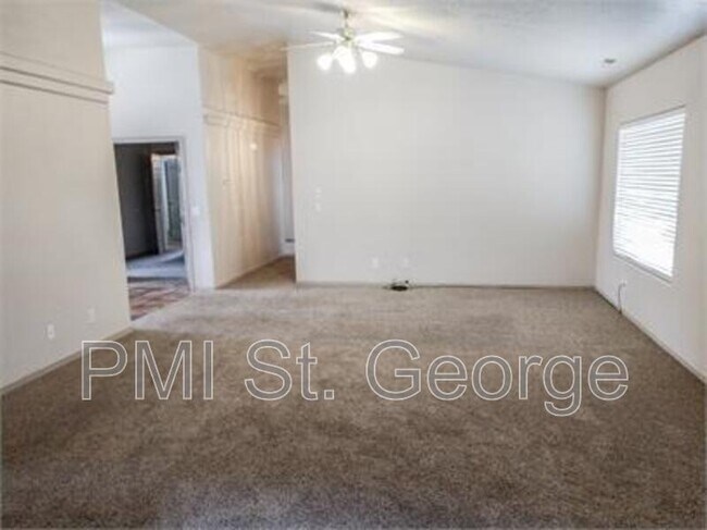 Building Photo - 1569 Tamarisk Dr