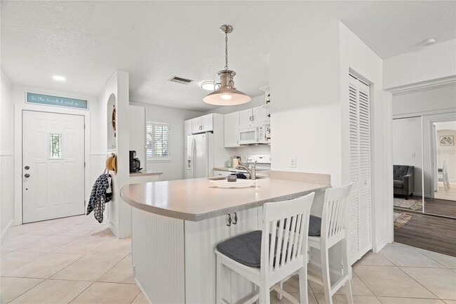 Building Photo - 513 Crystal Beach Ave