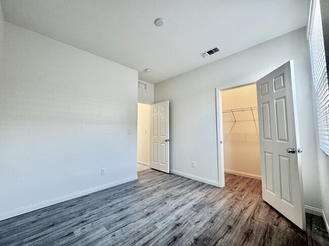 Building Photo - 4258 Tarim St