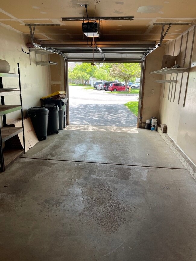 Building Photo - 883 Brompton Ct