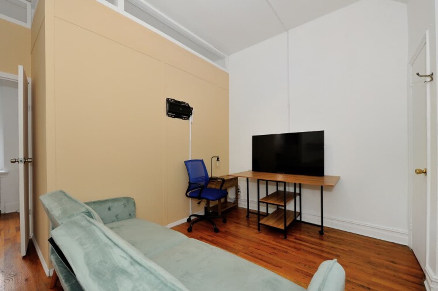 Building Photo - 649 9th Ave