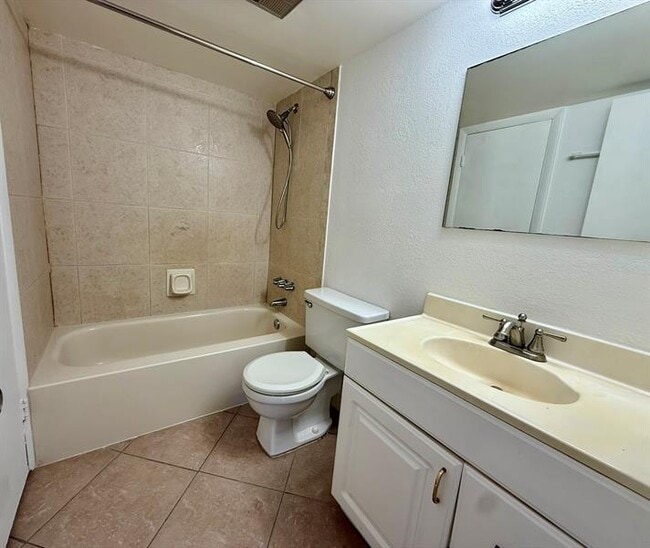 Building Photo - 7173 Orange Dr