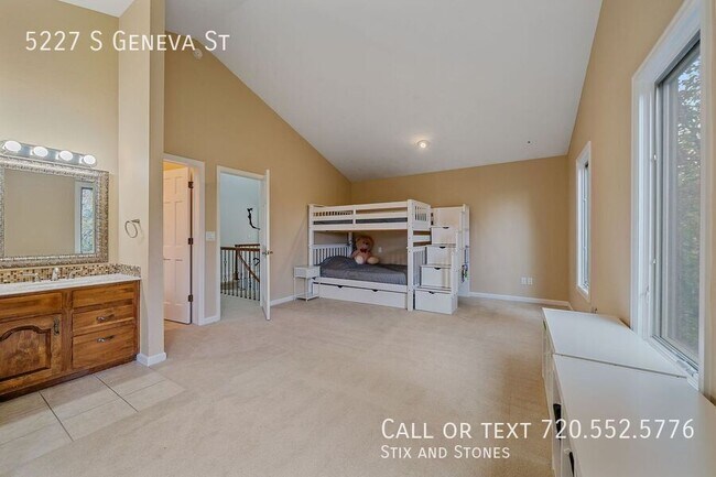 Building Photo - 5227 S Geneva St