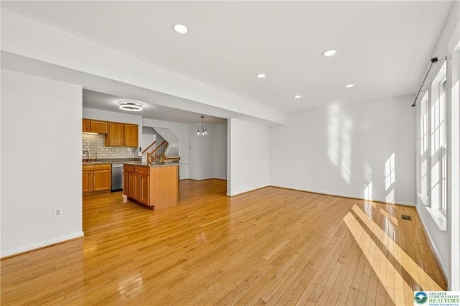 Building Photo - 4596 Jasmine Dr