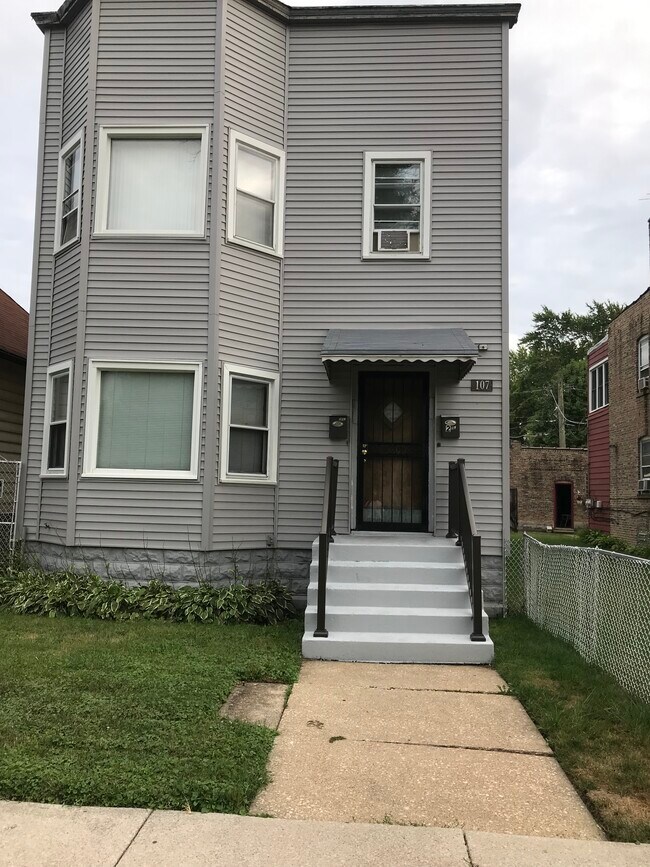 Building Photo - 107 W 118th St