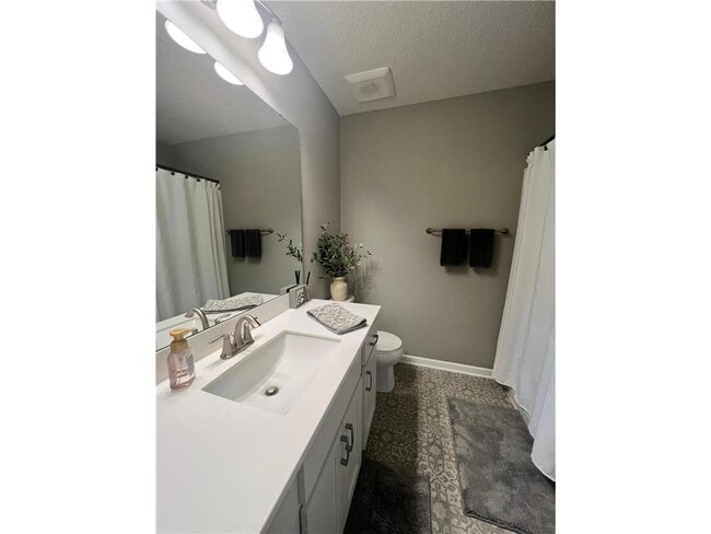 Building Photo - 7303 Fir Ln N