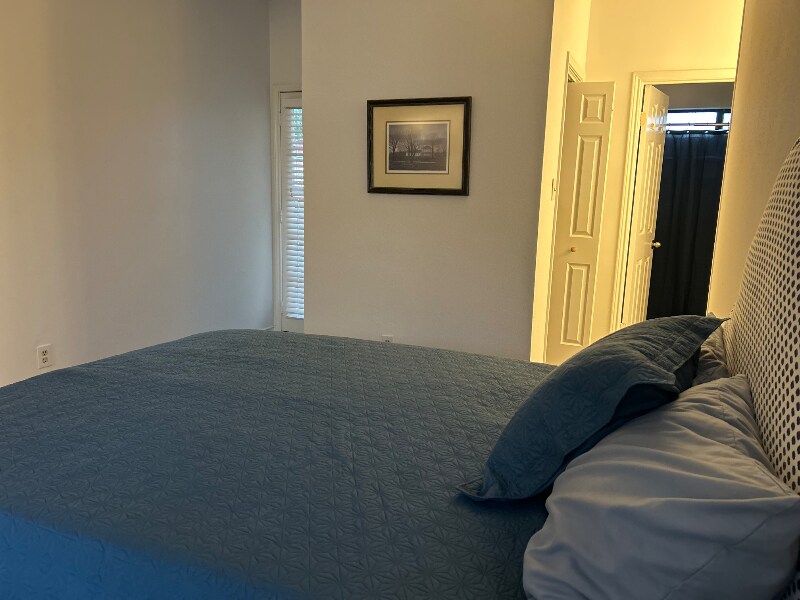 Building Photo - 3001 Cedar St