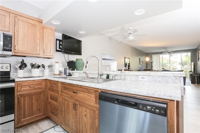 Building Photo - 2265 Hidden Lake Dr