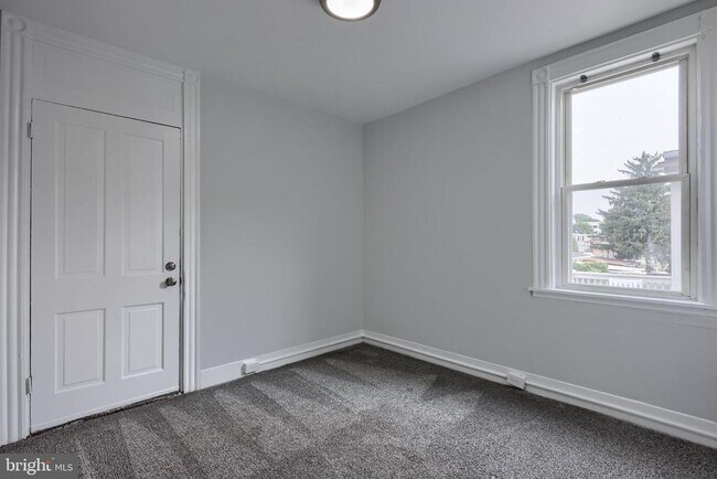 Building Photo - 611 S Prince St