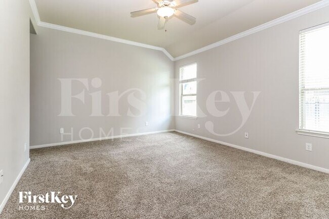 Building Photo - 907 River Crossing Dr